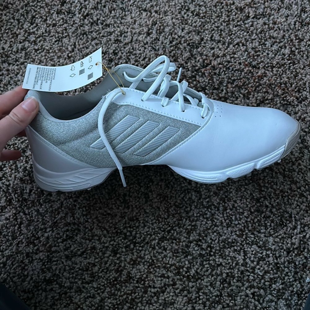Women’s golf shoes